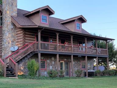 Cabin Balcony/Patio Dandridge