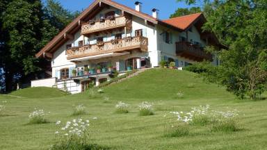 Ferienwohnung in Traunstein – Urlaub im Zentrum des Chiemgaus - HomeToGo
