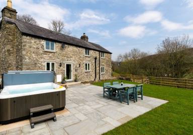 House Llannefydd