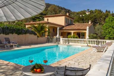 I Carros finner du feriehus i hjertet av Provence - HomeToGo