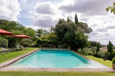 Accommodation Pool Bagnaia
