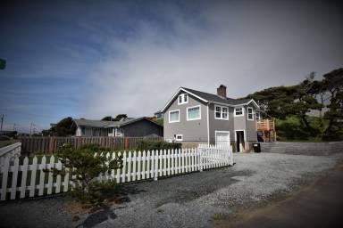 House Nedonna Beach