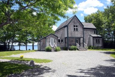 House Deer Isle