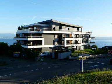 Apartment Balcony/Patio Neuvecelle