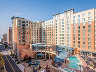 Condo Pool National Harbor