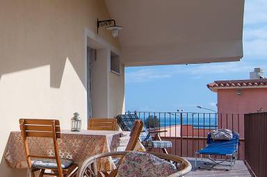 House Yard Avola