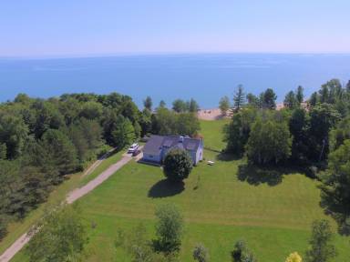 House Pet-friendly Forester Township