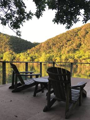 House Lakeside Terrace