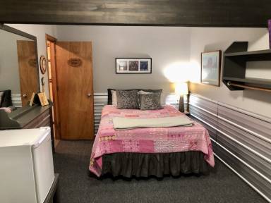 Bed & Breakfast Clam Gulch