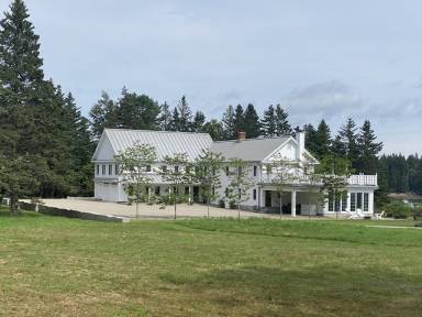 House Deer Isle