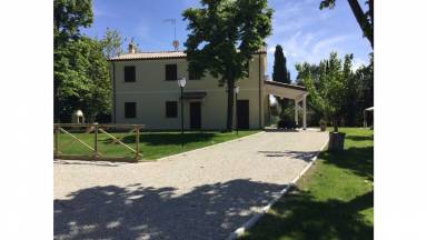 House Yard San Costanzo
