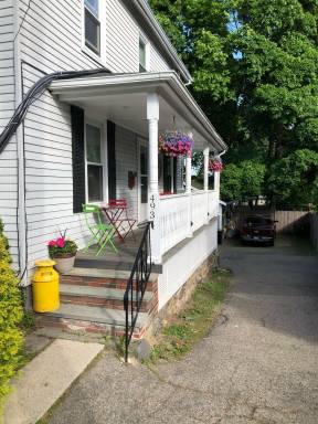 House Pet-friendly Ashmont