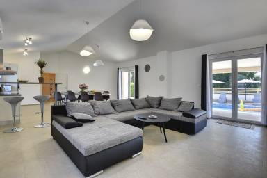 House Pet-friendly Glavani