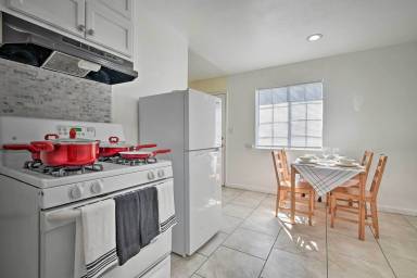 House Pet-friendly Norwalk