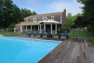 House Pool East Moriches