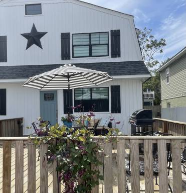 House Pet-friendly North Central