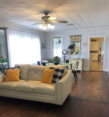 Farmhouse Lafayette