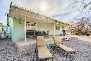 Enjoy a log cabin country house for your Camp Verde vacation home - HomeToGo