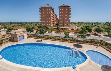 Encuentra tu casa de vacaciones perfecta en Cabanes - HomeToGo