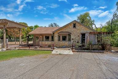 Cottage Dripping Springs