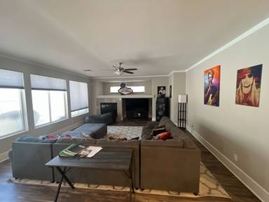 House Sunrise Manor