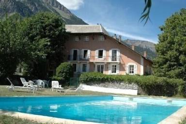 Maison de vacances Piscine Châteauroux-les-Alpes