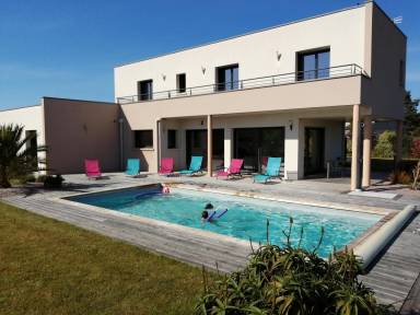 Locations et appartements de vacances à Sables-d'Or-les-Pins - HomeToGo