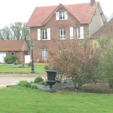 Cottage Yard Beauvais