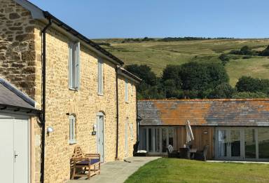 Find the Ideal Holiday Accommodation Abbotsbury - HomeToGo