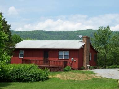 Enjoy seclusion and small town charm with Rileyville vacation homes - HomeToGo
