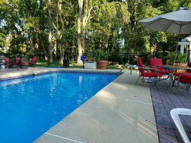 Cottage Pool Holland
