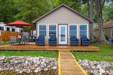 Cottage Honor