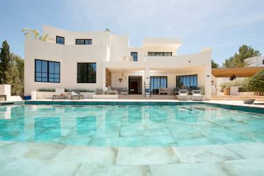 Casa rural en Cala Tarida, la playa más larga del oeste de Ibiza - HomeToGo
