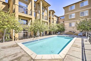 Condo East Foothills