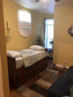 Private room Pet-friendly Englewood