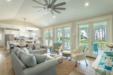 House Carrabelle