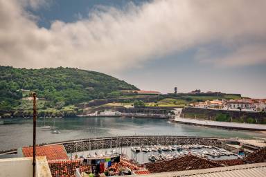 Bezoek de schitterende Azoren - een vakantiehuis in Angra do Heroismo - HomeToGo