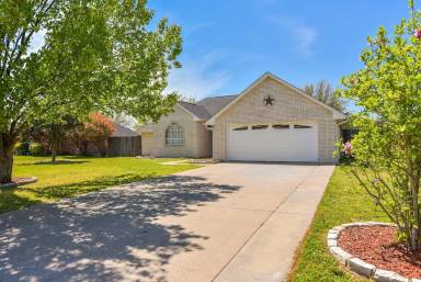 House Red Oak
