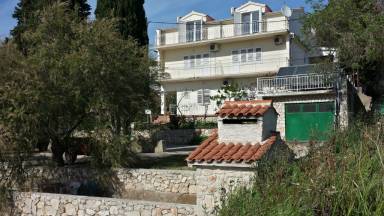 Apartment Jezera