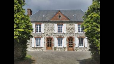 House Saint-Jean-le-Blanc