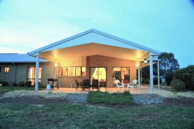 Holiday houses & accommodation in Corowa