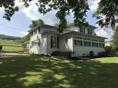 Farmhouse Hammondsport