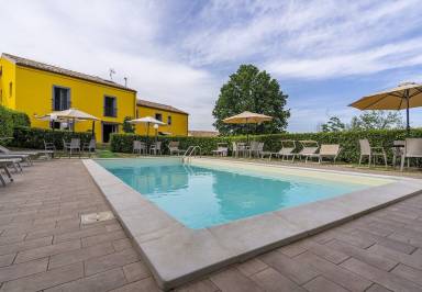 Casale Piscina Caldarola