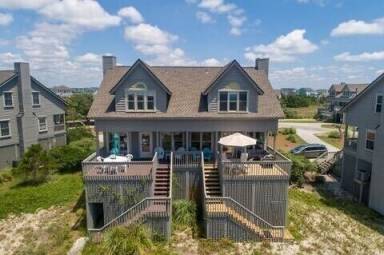 House Topsail Beach