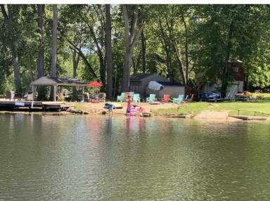 Cottage Whitmore Lake