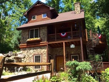 Cabin Balcony/Patio Butler
