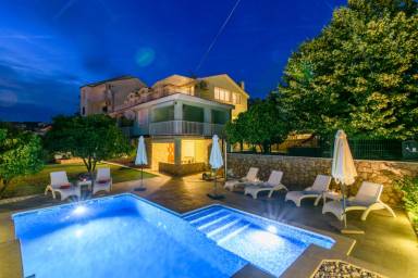 Apartament Okrug Donji