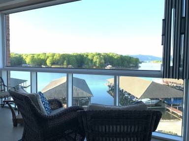 Condo North Shore