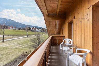 Ferienwohnung Balkon Rasen-Antholz