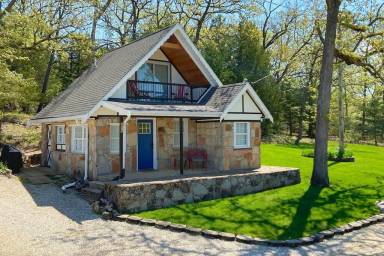 Cabin Lake Ozark